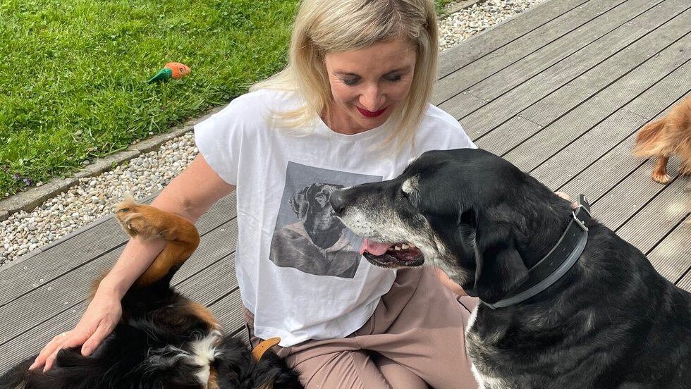 Tierärztin Dr. Susanne Stiegler mit Hunden
